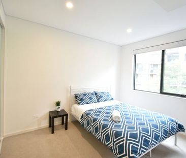 One Bedroom Plus Study With Built-in Wardrobes (unfurnished) - Photo 6