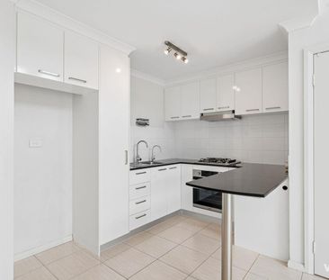 Convenient, Low-Maintenance Living in Yangebup! - Photo 4
