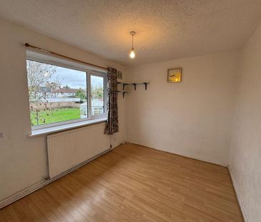 2 bedroom maisonette to rent - Photo 2