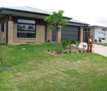 Family Home Conveniently Located Close to Parks, Schools, Shopping ... - Photo 4