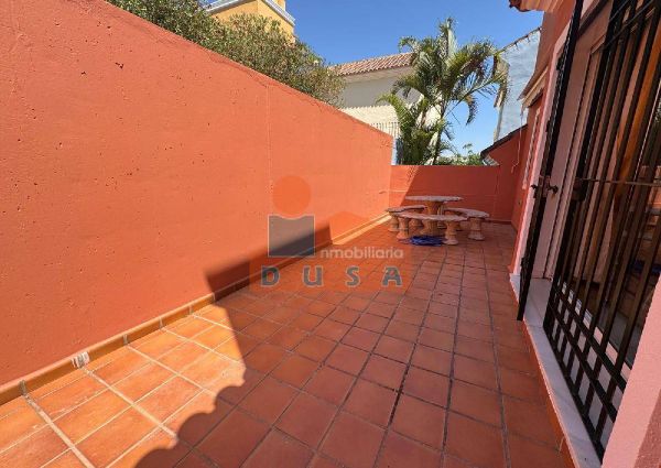 ALQUILER ADOSADA EXCLUSIVA | 2.700 €, 277 m²