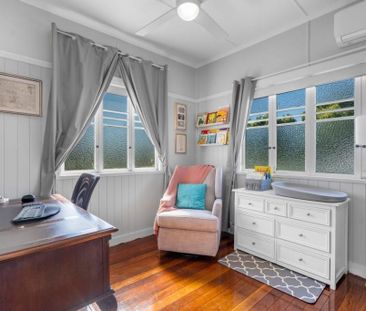 Beautiful Family Home in a Great Location - Photo 4