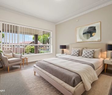 Recently renovated, spacious and light filled home - Photo 2