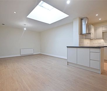 Well Presented 2 bedroom apartment situated in the heart of Ely wit... - Photo 2