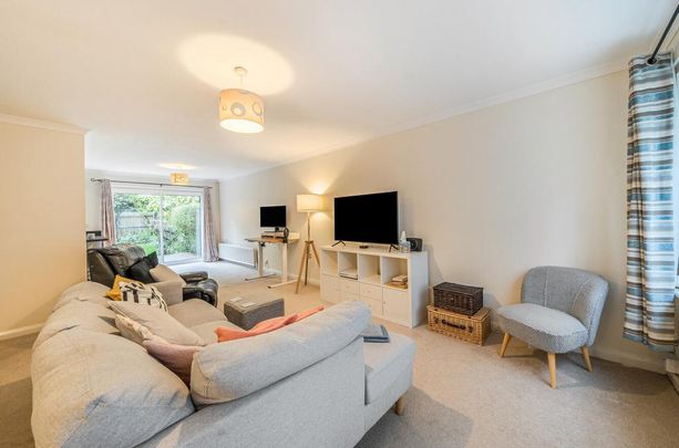 3 bedroom terraced house to rent - Photo 1