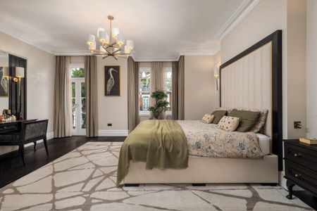 A beautifully refurbished semi-detached house with a private garden in Chiswick - Photo 5