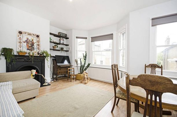 2 bedroom flat to rent - Photo 1