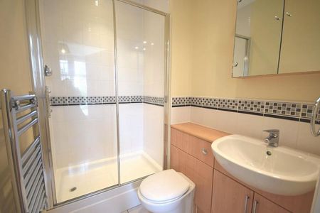 2 Bedroom Apartment Available Arranging tenancy - Photo 5