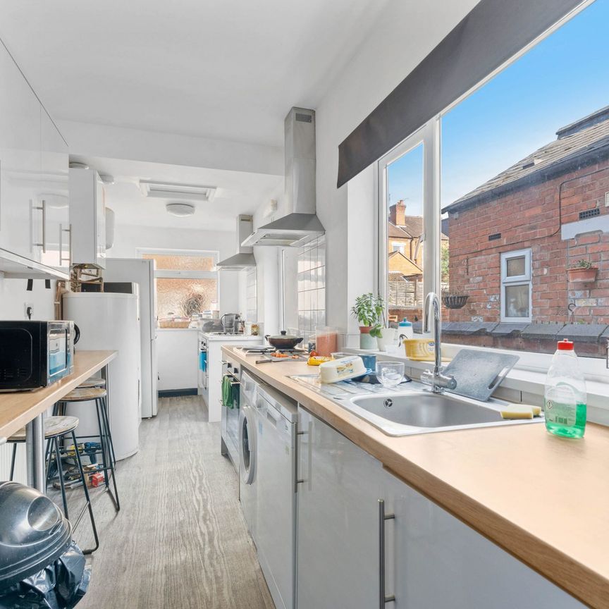 Room 2 – Coventry, Coventry - Photo 1