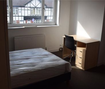 4 bedroom semi-detached house to rent - Photo 5