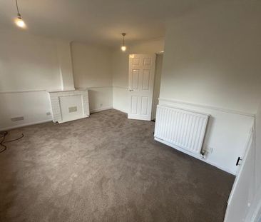 2 bedroom semi-detached house to rent - Photo 4