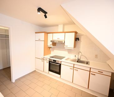 INSTAPKLAAR & VERNIEUWD appartement in het centrum - Foto 2