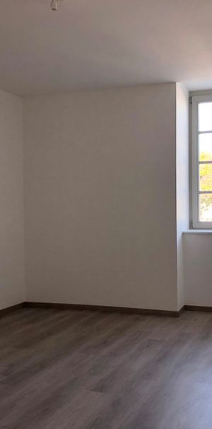 COMPIEGNE COMPIEGNE - TYPE 2 AVEC PARKING - Photo 1