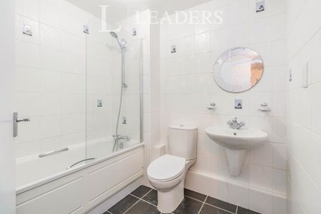 2 bedroom flat to rent - Photo 3