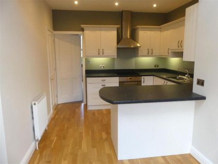 2 bedroom end of terrace house to rent - Photo 3