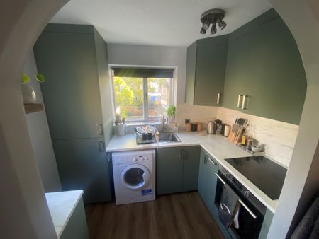 1 Bed Flat, Water Lane, SE14 - Photo 4