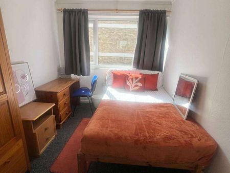 Downs Road Room 2 - Photo 5