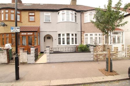 4 bedroom terraced house to rent - Photo 5