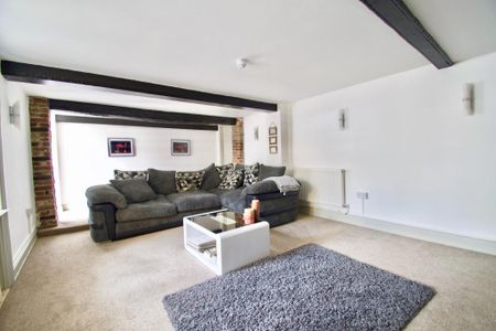 2 bedroom ground floor flat to rent - Photo 3