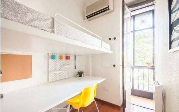 Glorieta de Ruiz Giménez, Madrid, Community of Madrid 28015 - Photo 1