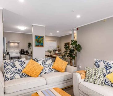 2-Bedroom Townhouse in Prime Lower Hutt Location - Photo 5