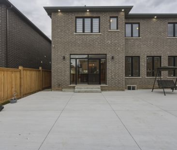 For Lease - 197 Whittington Drive, Hamilton, Ontario - Photo 4
