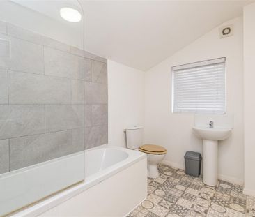 2 bed House - End Terrace To Let - Photo 5