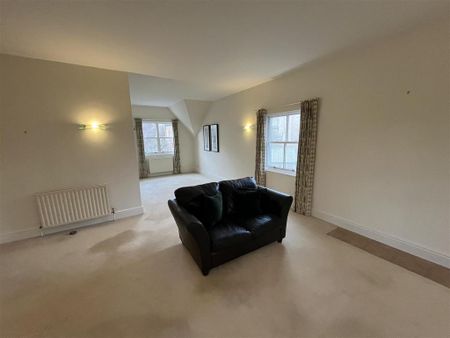 3 bedroom penthouse to rent - Photo 2