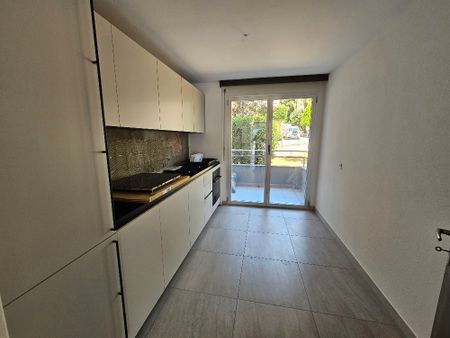 Spazioso e luminoso 4.5 locali rinnovato a Gordola - Foto 4