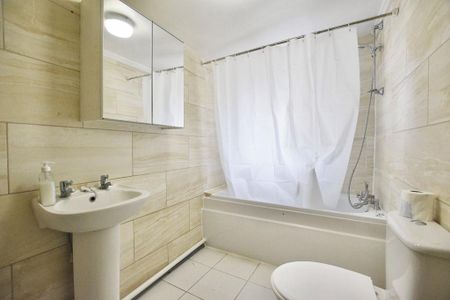 4 bedroom terraced house to rent - Photo 5