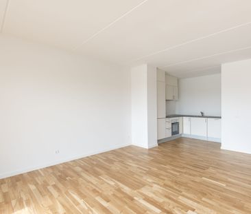 Dejlig 2-værelses med stor altan - Foto 2