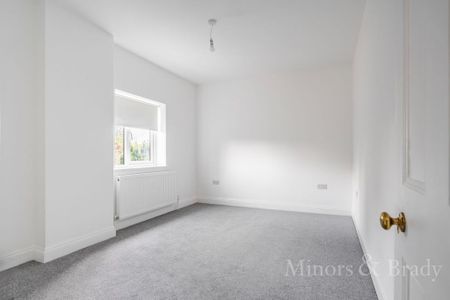 3 bedroom apartment to rent - Photo 4