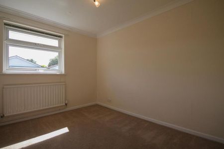 2 bedroom semi-detached house to rent - Photo 5