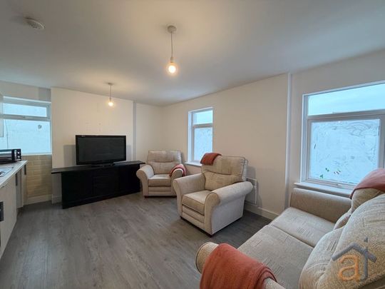 To Let – Shakespeare Street, Southport – Available Immediately - Photo 1