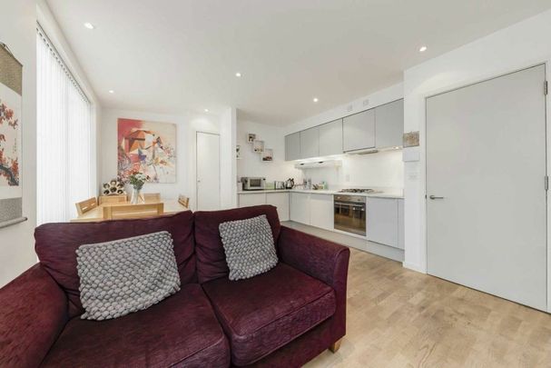 Holloway Road, Holloway, N7 - Photo 1