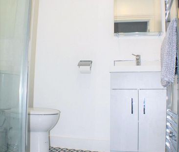 1 bedroom in a house share to rent - Photo 6