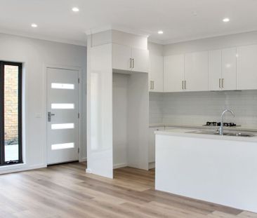 STUNNING BRAND NEW TOWNHOUSE - Photo 1