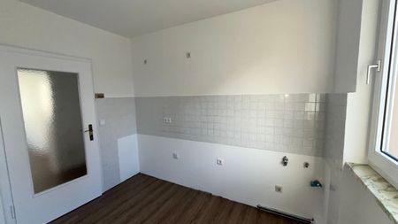 Sanierte 2-Zimmer Wohnung mit Einbauküche! - Photo 5