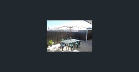 Peaceful Parkside Haven - 6 month lease - Photo 2