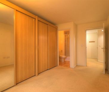 2 bedroom apartment to rent - Photo 4