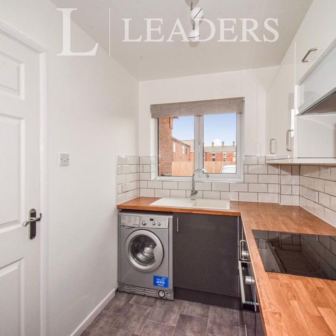 2 bedroom terraced house to rent - Photo 1