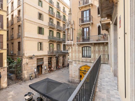 Excellent 3 Bedroom apartment with 9m² terrace for rent in El Born, Barcelona - Photo 1