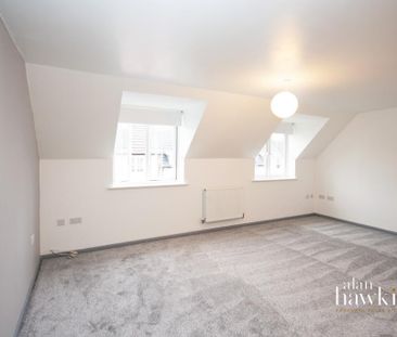 2 bedroom coach house to rent - Photo 3