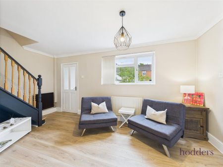4 bedroom semi-detached house to rent - Photo 4
