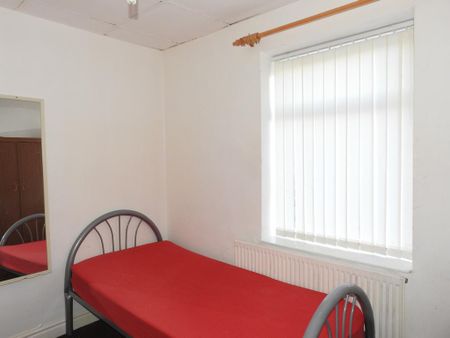 8 bedroom terraced house to rent - Photo 3