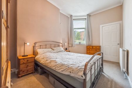 Avenuepark Street - Photo 4