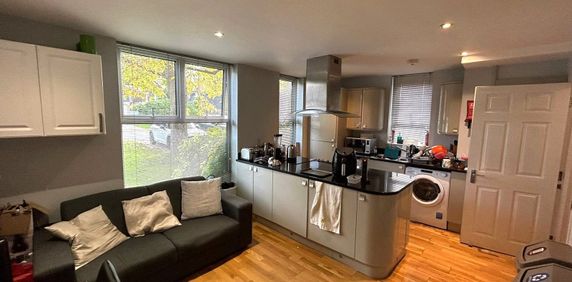 1 bedroom in Coningsby, Bracknell - Photo 2