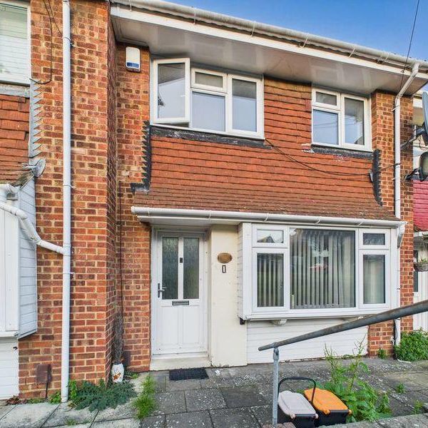 3 bedroom terraced house to rent - Photo 1