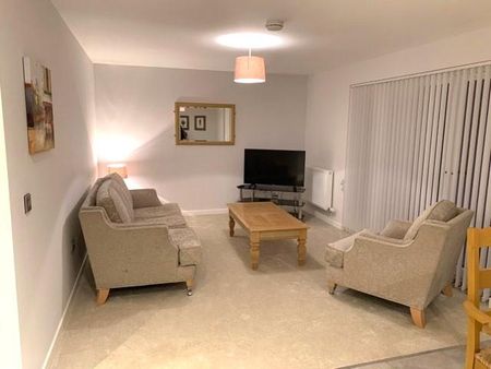 4 bedroom detached house to rent - Photo 3