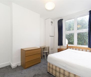 4 bedroom terraced house to rent - Photo 5